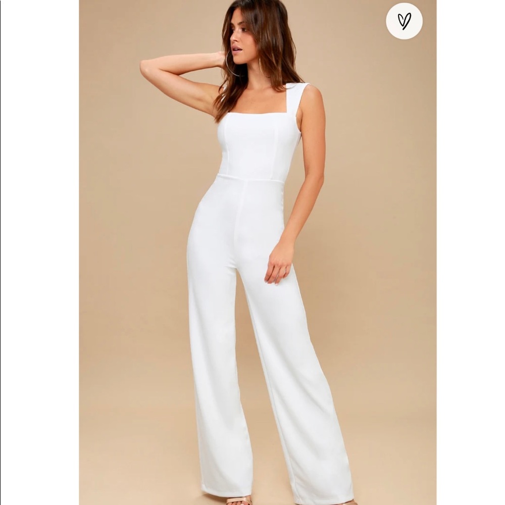 NWT Lulu’s enticing endeavors white jumpsuit sz M